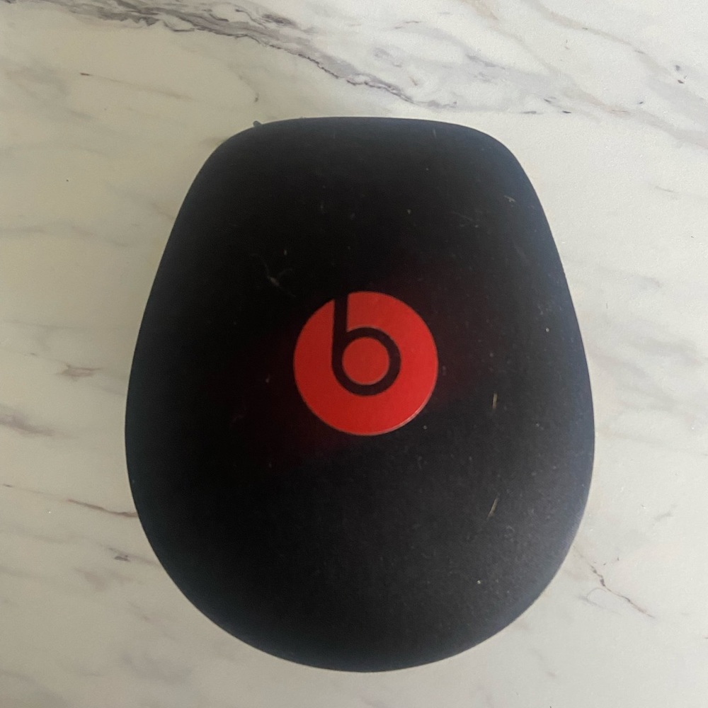 Corded over the ear beats headphones